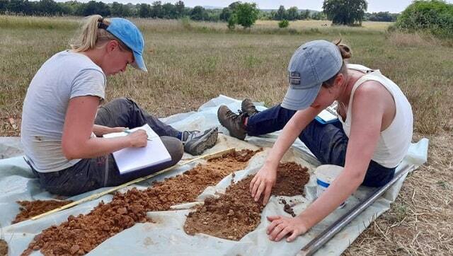 Analysing core samples from up to 5m below the surface. A. Hoffelinck