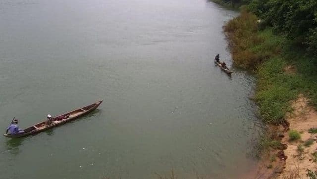 River squad of Odisha Forest Department patrolling in the Mahanadi stretch. Photo by Odisha Forest Department via Mongabay-India
