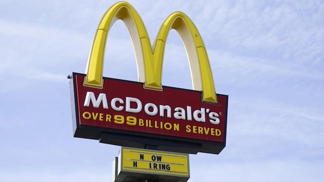 Pourquoi KFC Australie et McDonald's Japon restreignent les ventes de poulet et de frites