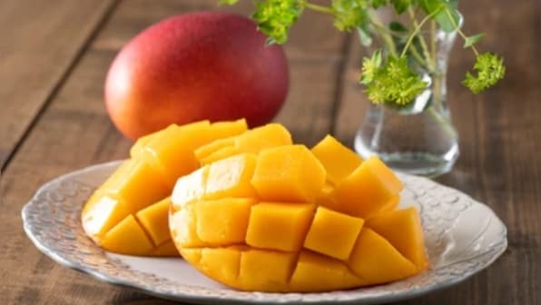 Pakistan's prized mango harvest hit by water scarcity, production falls by 40%