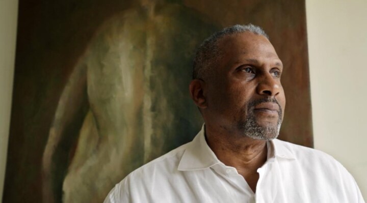 No apology: Tavis Smiley makes comeback bid with LA radio station after PBS firing