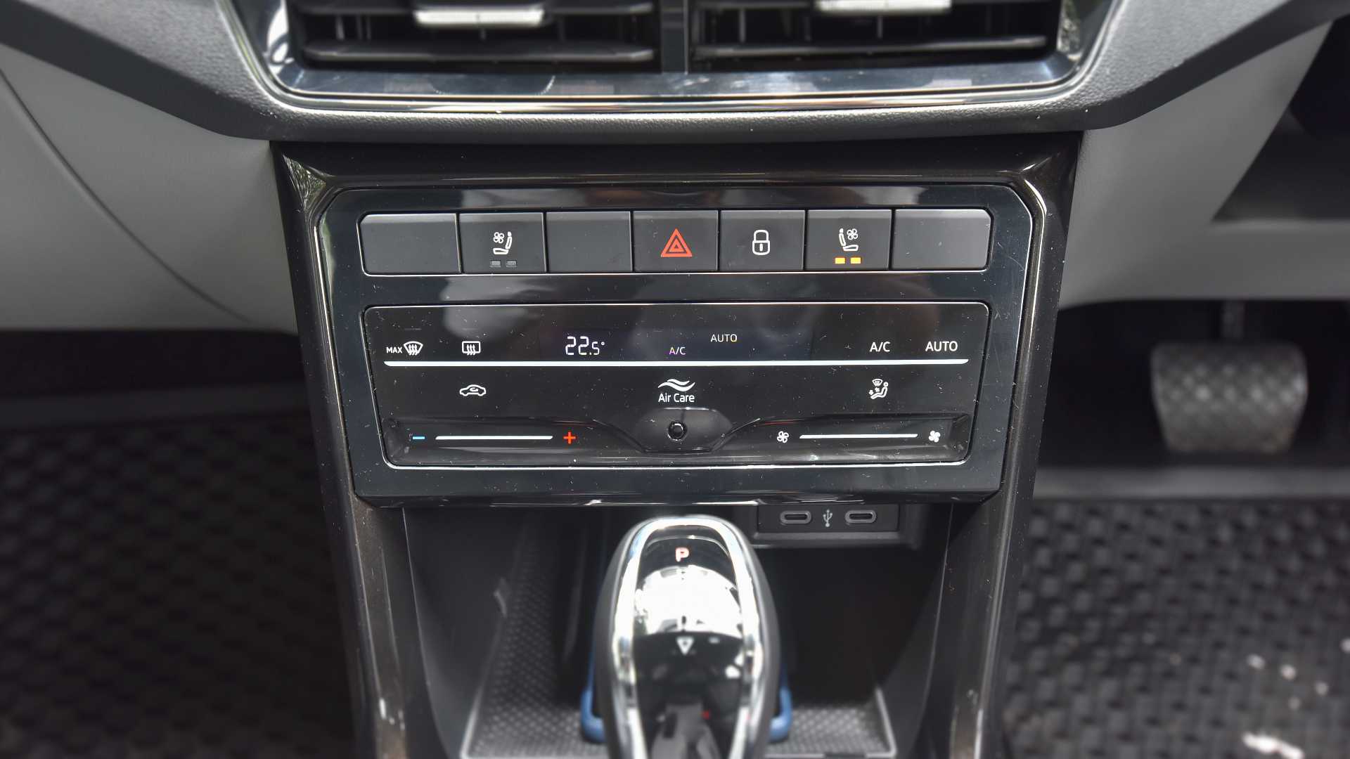 Capacitive touch controls for the climate control system provide no tactile feedback. Image: Overdrive/Anis Shaikh