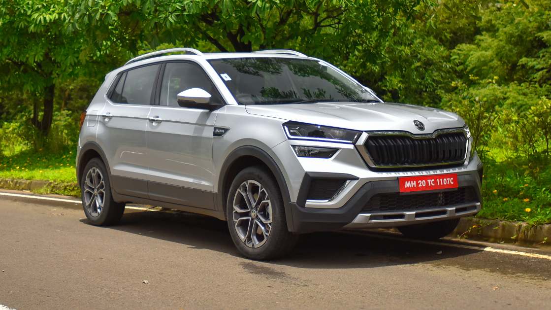 Top-spec Skoda Kushaq automatic now features six airbags and TPMS, 1.5 TSI AT priced at Rs 18 lakh Top-spec Skoda Kushaq automatic now features six airbags and TPMS, 1.5 TSI AT priced at Rs 18 lakh