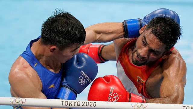 Boxer Ashish Kumar was outplayed by Erbieke Tuoheta of China 0-5 in the men’s middleweight preliminary round of 32 clash. AP 