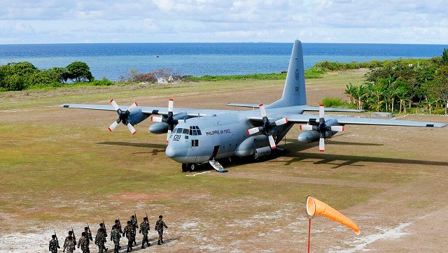 At least 31 dead, 50 rescued after Philippine military plane with 92 onboard crashes in Sulu province At least 31 dead, 50 rescued after Philippine military plane with 92 onboard crashes in Sulu province