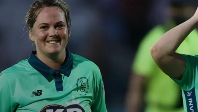 The Hundred: Skipper Dane van Niekerk leads from front as Oval Invincibles win inaugural game against Manchester Originals The Hundred: Skipper Dane van Niekerk leads from front as Oval Invincibles win inaugural game against Manchester Originals