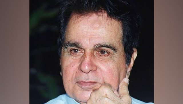 Dilip Kumar passes away: Shah Rukh Khan, Amitabh Bachchan, Shabana Azmi, Dharmendra visit actor’s residence to pay respects Dilip Kumar passes away: Shah Rukh Khan, Amitabh Bachchan, Shabana Azmi, Dharmendra visit actor’s residence to pay respects