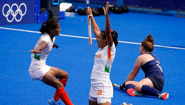 On the other hand, India women’s hockey team kept their last-eight hopes alive, with a 1-0 win over Ireland. Navneet Kaur’s late winner was the difference in the game. AP 