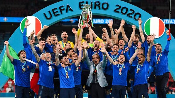 UK and Ireland submit bid to host UEFA Euro 2028