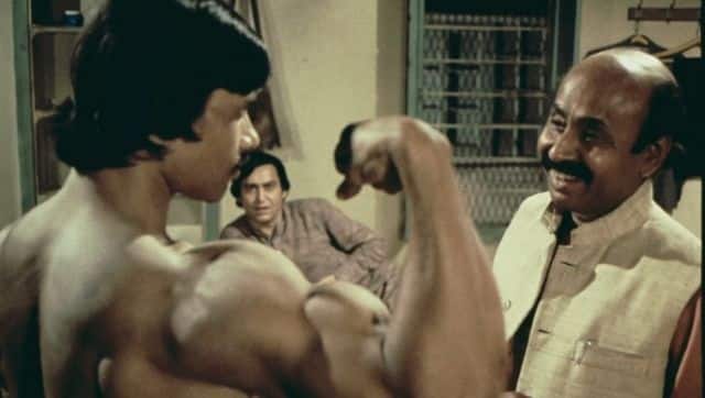 Santosh Dutta as Lalmohan Ganguly and Soumitra Chatterjee as Feluda in a still from Joi Baba Felunath