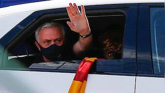 Serie A: Fans go wild as manager Jose Mourinho arrives at AS Roma