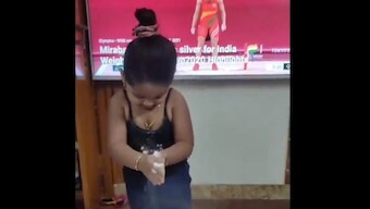 Tokyo Olympics 2020: Watch — Little girl imitates Mirabai Chanu's silver medal victory lift, wins hearts