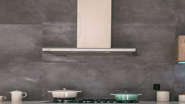 Best wall-mounted chimneys to keep your kitchen smoke-free