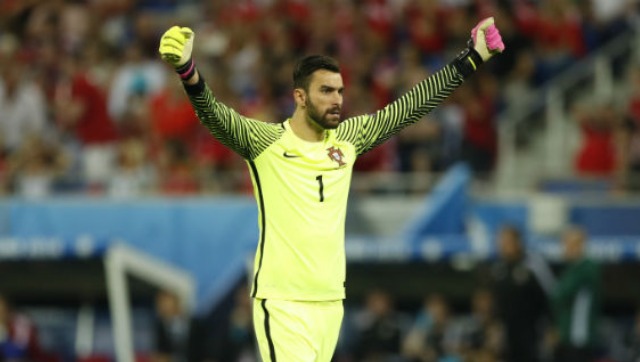 Serie A: AS Roma complete transfer of goalkeeper Rui Patricio from Wolves on three-year contract Serie A: AS Roma complete transfer of goalkeeper Rui Patricio from Wolves on three-year contract
