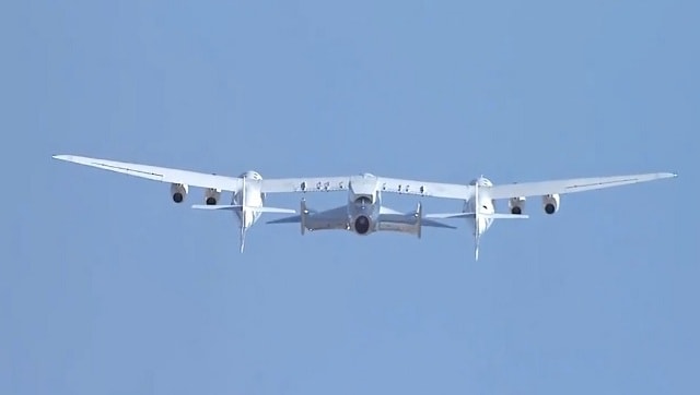 Virgin Galactic founder Richard Branson takes off for space aboard Unity 22