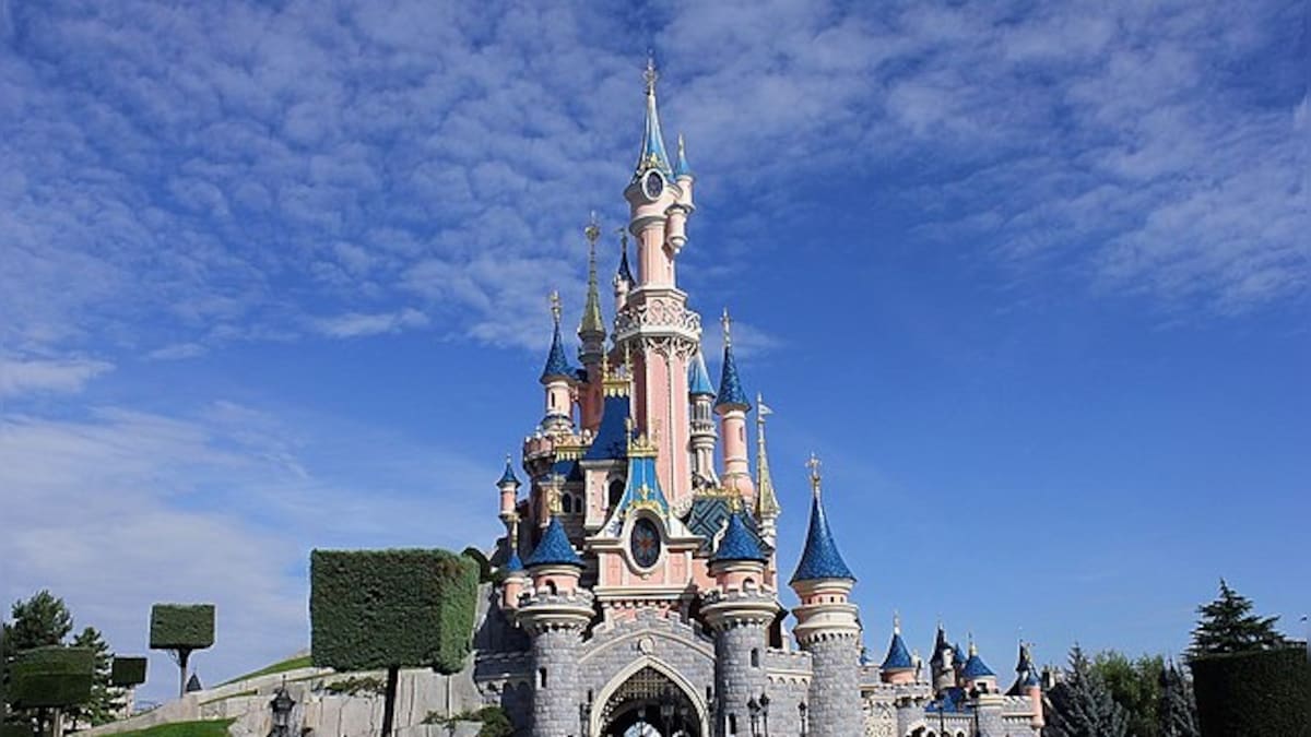 Disneyland Paris criticised after staff orders woman to stop breastfeeding her baby in public; theme park issues apology