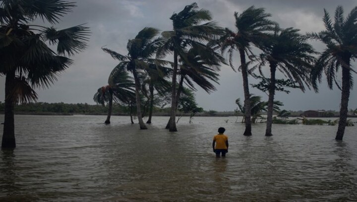 Maharashtra: Bridge washed away, man carries daughter's corpse on shoulder across river