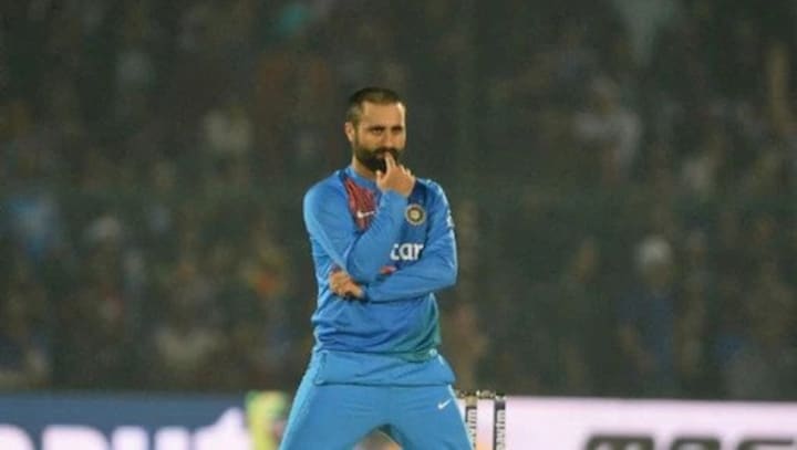 JKCA accuses Parvez Rasool of stealing pitch roller; all-rounder hits back at administrators