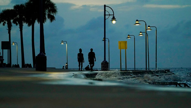 Hurricane Ida rapidly intensifies into dangerous Category 4, closes in on Louisiana coast Hurricane Ida rapidly intensifies into dangerous Category 4, closes in on Louisiana coast
