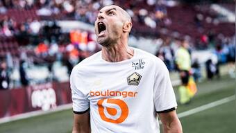 Ligue 1: Burak Yilmaz scores in injury time as Lille fight to 3-3 draw against Metz; Clermont beat Bordeaux