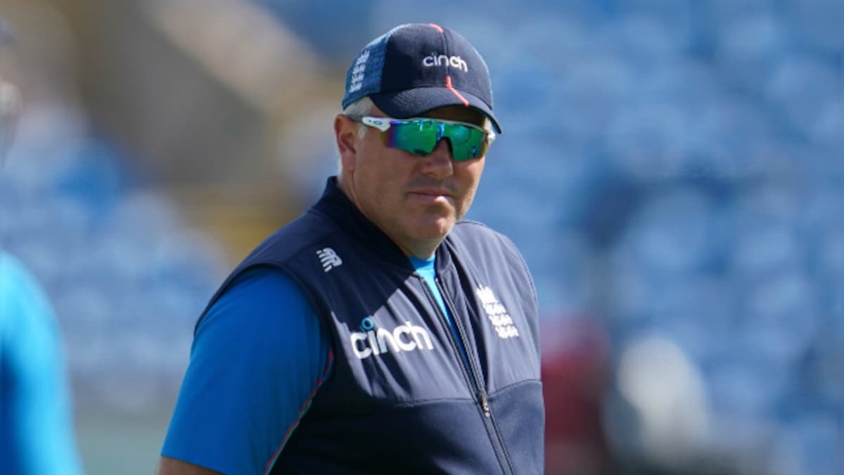 Ashes 2021-22: England head coach Chris Silverwood tests positive for COVID-19