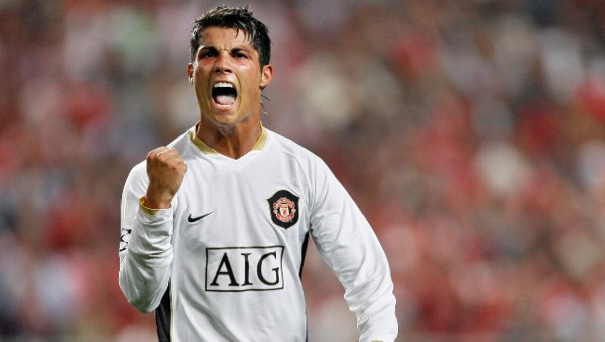 Ronaldo takes United joint top with Chelsea, City win and Spurs