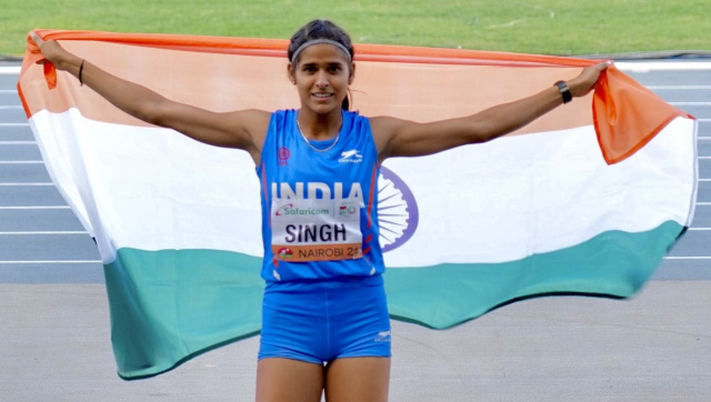 World Athletics U20 silver medallist Shaili Singh celebrates return to India with impromptu dance World Athletics U20 silver medallist Shaili Singh celebrates return to India with impromptu dance