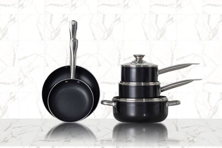 Granite cookware sets to add charm to your kitchen