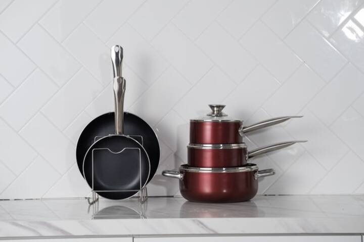 Granite cookware utensils that are easy to clean