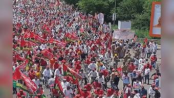 Akhilesh Yadav embarks on cycle yatra, says confident of winning 400 seats