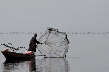 Sri Lankan navy pelts stones, damages 60 Indian fishing boats, nets near Kachchatheevu