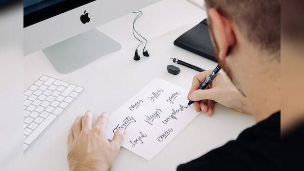 Write beautiful scripts with these calligraphy pens