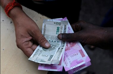 7th Pay Commission: DA/DR to be hiked 4%? How will salary increase?