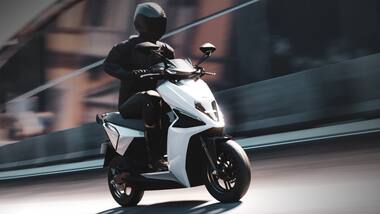 Simple One electric scooter makes world premiere with claimed 236 km range, to be priced at Rs 1,09,999