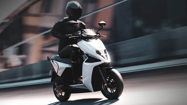 Simple One electric scooter makes world premiere with claimed 236 km range, to be priced at Rs 1,09,999