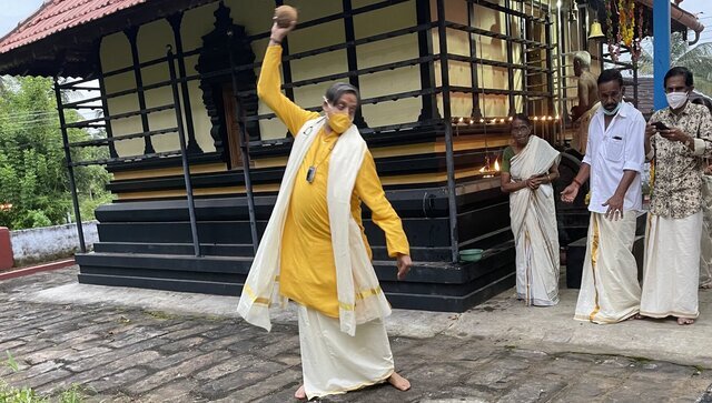 Image of Shashi Tharoor smashing coconut on Onam sparks meme fest; MP shares his favourites Image of Shashi Tharoor smashing coconut on Onam sparks meme fest; MP shares his favourites