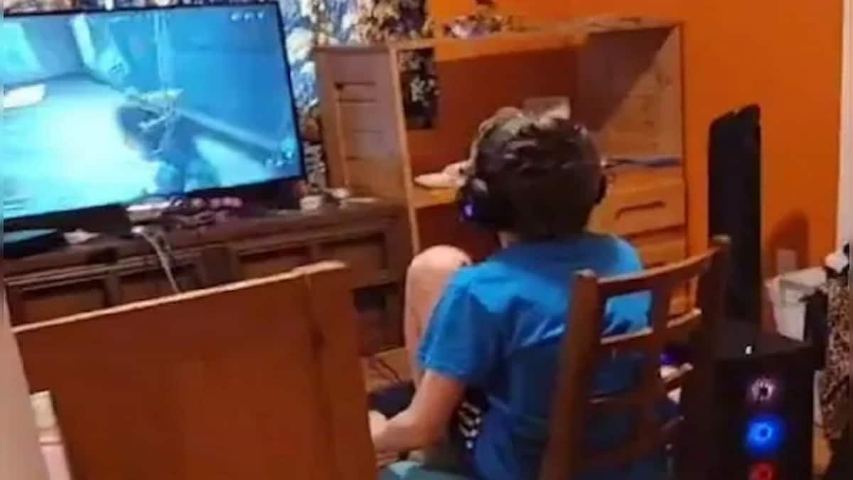 Watch: 12-year-old calls out homophobic friends while playing video game; social media left impressed