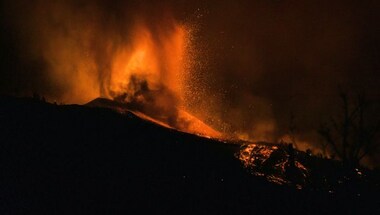 Lava eruptions destroy homes, wreak havoc in Spain's island of La Palma