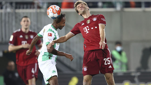 Bundesliga: Ten-man Bayern Munich win at Fuerth to open three-point lead Bundesliga: Ten-man Bayern Munich win at Fuerth to open three-point lead