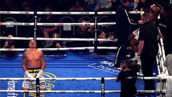 Oleksandr Usyk leaves Ukraine war, preparing for rematch with Anthony Joshua