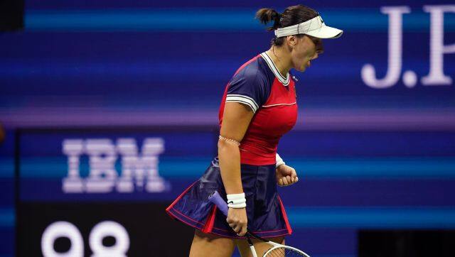 Bianca Andreescu, of Canada, reacts between points during the first round of the US Open tennis championships, Tuesday, Aug. 31, 2021, in New York. (AP Photo/Frank Franklin II)