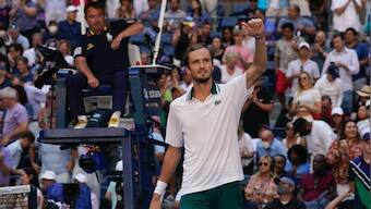 US Open 2021: Daniil Medvedev, Leylah Fernandez advance to semi-finals