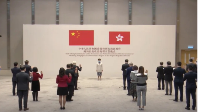 Hundreds of politicians quit in protest of new Hong Kong loyalty oath, refuse allegiance to Chinese regime Hundreds of politicians quit in protest of new Hong Kong loyalty oath, refuse allegiance to Chinese regime