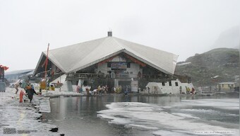 Uttarakhand: Portals of Hemkund Sahib open for devotees
