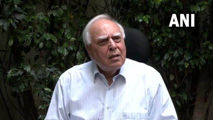 'Speaking language of BJP-RSS': Congress leaders hit out at Kapil Sibal for criticising Gandhis