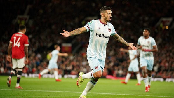 League Cup: Manchester United knocked out by West Ham; Chelsea, Tottenham advance on penalties