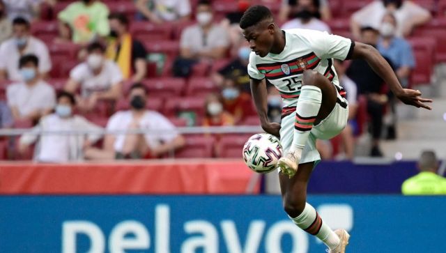 Ligue 1: Paris Saint-Germain sign Portugal full-back Nuno Mendes from Sporting Lisbon Ligue 1: Paris Saint-Germain sign Portugal full-back Nuno Mendes from Sporting Lisbon