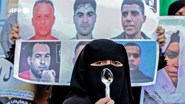 Israel floods West Bank with troops to hunt down six Palestinian escaped prisoners