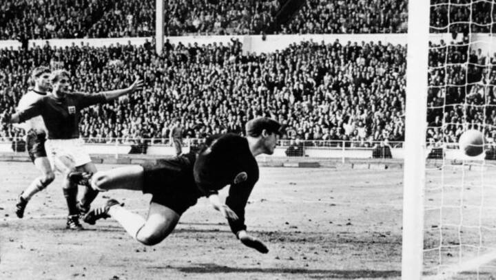 Former England, Liverpool forward Roger Hunt passes away aged 83