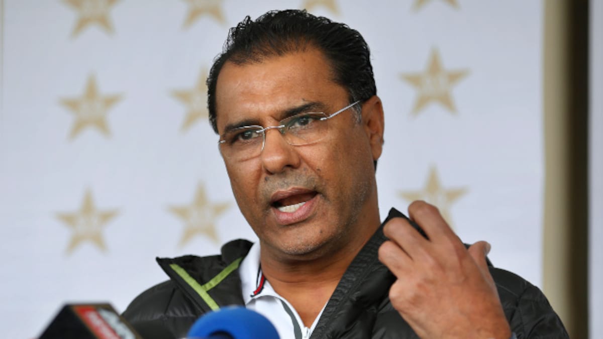 Waqar Younis apologises for 'genuine mistake' in 'namaz in front of Hindus' comment